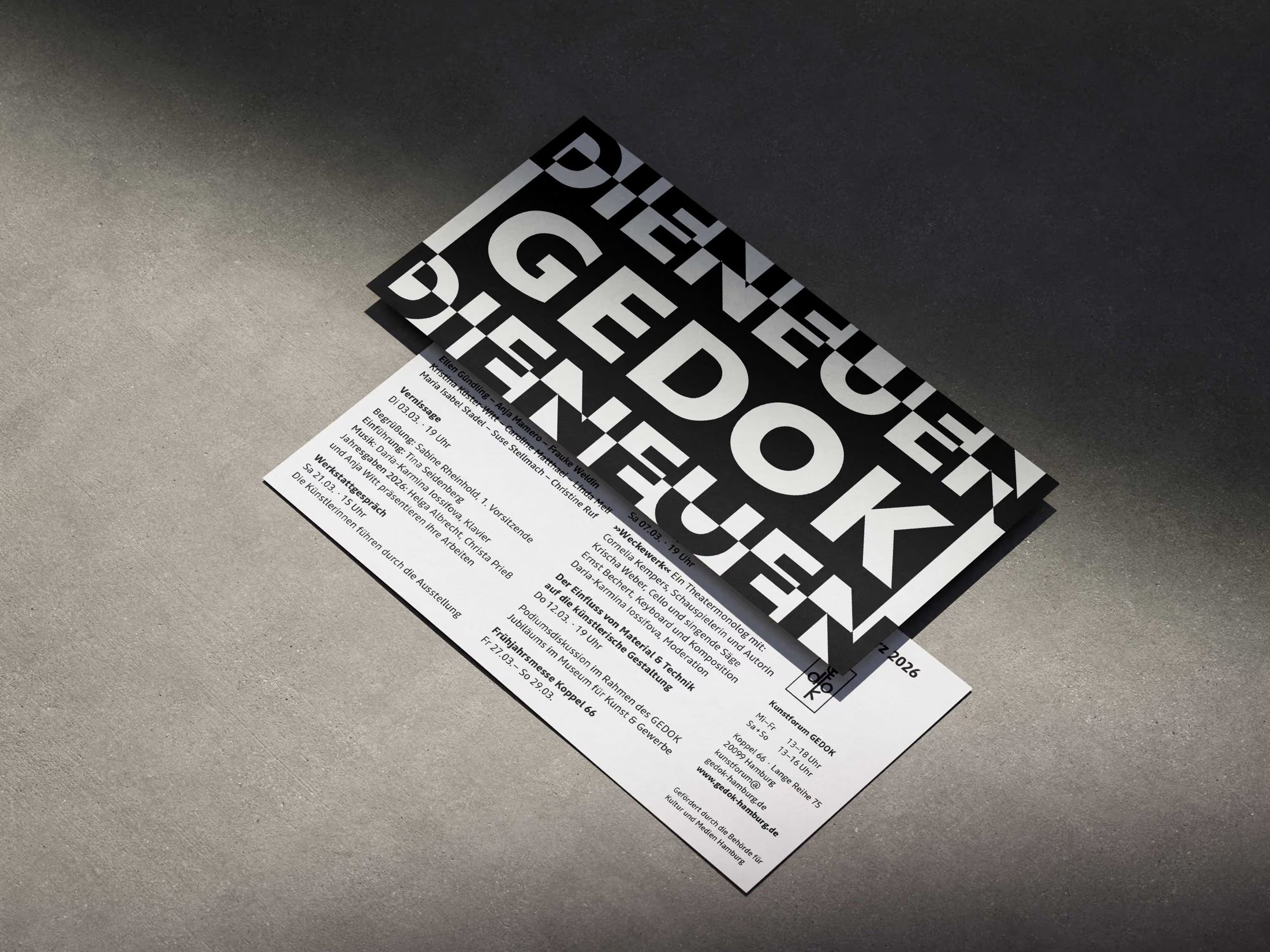 Flyer zur Ausstellung »Die Neuen« der GEDOK Hamburg – bold typografisches Design von Manu de Assis